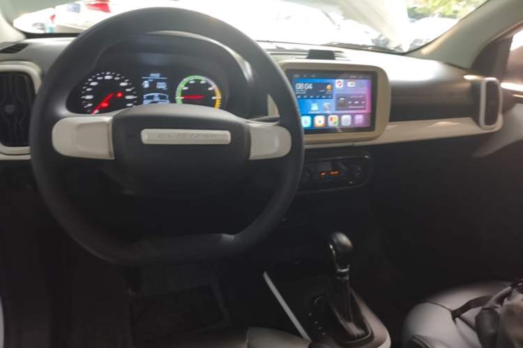 Used Roewe Clever 2022 311km QiQi BoBo Edition Center Console