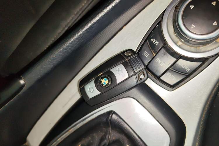 Used BMW X1 2014 sDrive18i Leading Model
