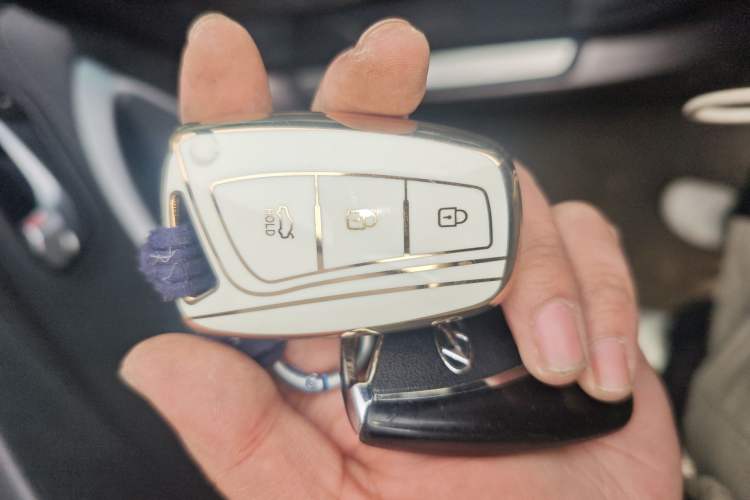 Used Hyundai Santa Fe 2015 2.0T Automatic 4x4 Top-Grade 7-Seater