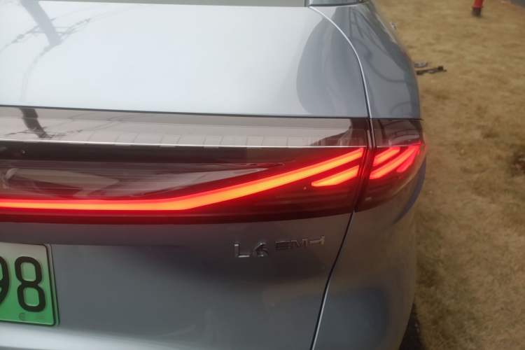 Used Geely Galaxy L6 2025 EM-i 140km Starship Edition