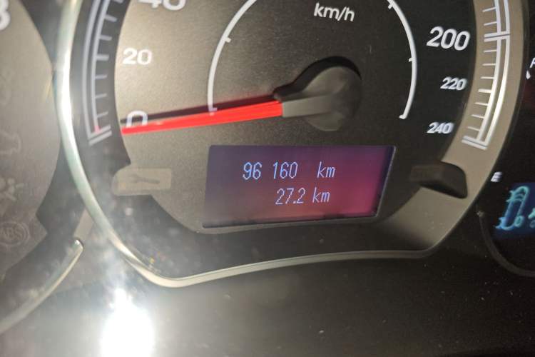 Used Renault Koleos 2010 2.5L 4x4 Luxury Version
