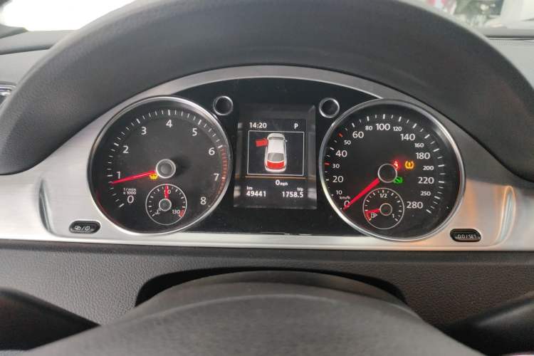 Used Volkswagen FAW-Volkswagen CC 2016 300TSI 25th Anniversary Edition Instrument Cluster