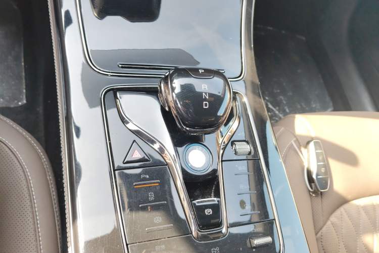 Used BYD Han 2024 EV Glory Edition 605KM Front-Wheel-Drive Premium Model