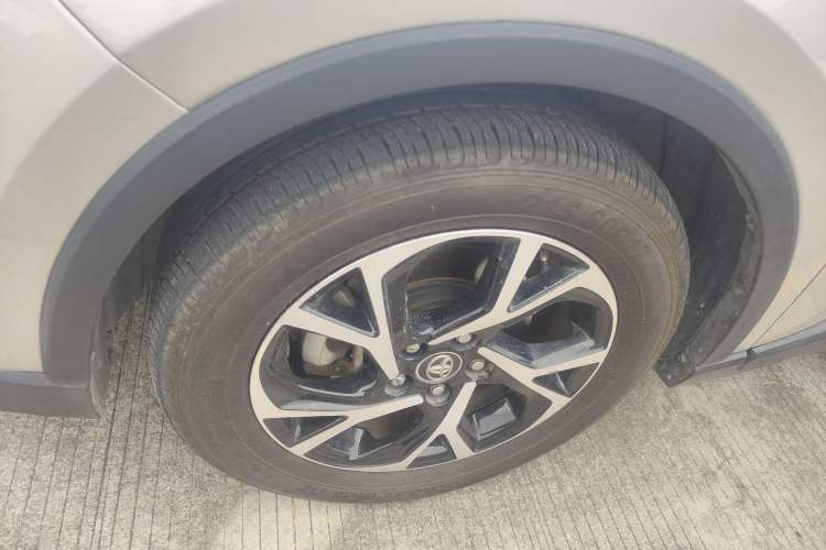 Used Toyota C-HR 2020 2.0L Leading Edition Exterior 4