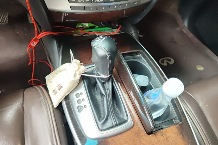 Used Infiniti JX 2013 JX35 Two-Wheel-Drive Excellence Edition Gear Lever