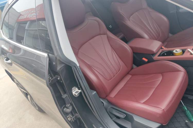 Used Volkswagen Lamando 2024 Lavida L 280TSI DSG Cool & Spicy Edition Right Front Seat