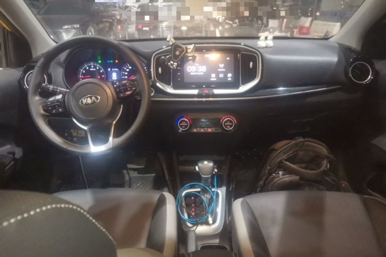 Used Kia kx1 Stonic 2021 1.4L CVT Fun & Sunroof Model Center Console