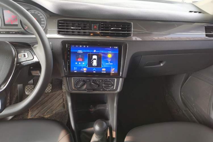 Used Volkswagen Santana 2016 1.6L Manual Comfort Edition
