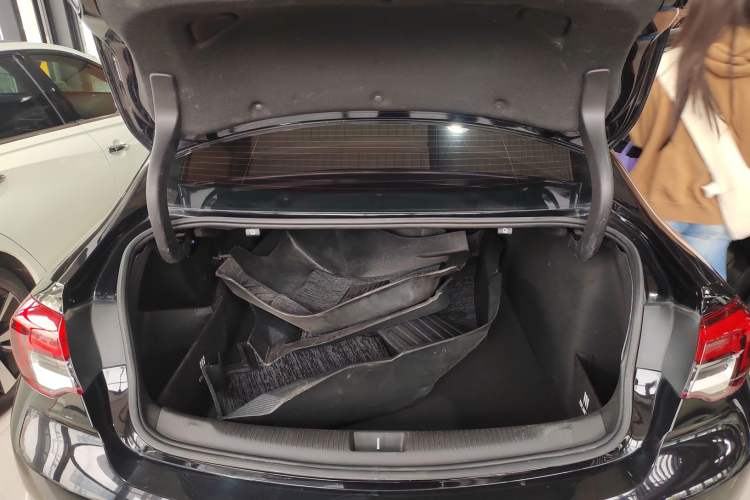 Used Buick Regal 2022 552T Smart Edition Trunk