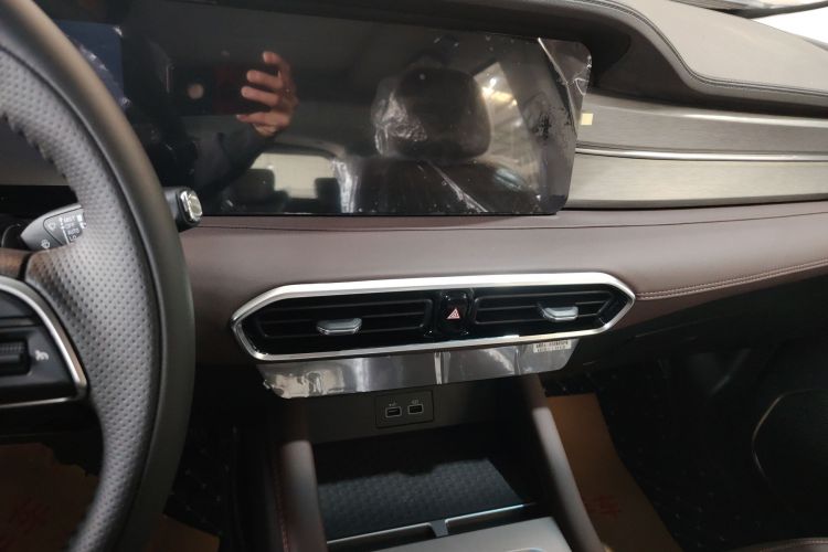 Used JETOUR X90 PLUS 2023 1.6TD DCT Flat-Platform + 5 Seats
