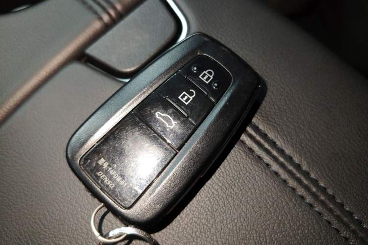 Used Toyota Avalon 2022 Dual-Engine 2.5L Luxury Edition