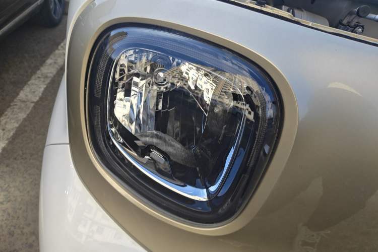 Used Bestune Pony 2025 222km Range Agile Horse Right Front Headlight