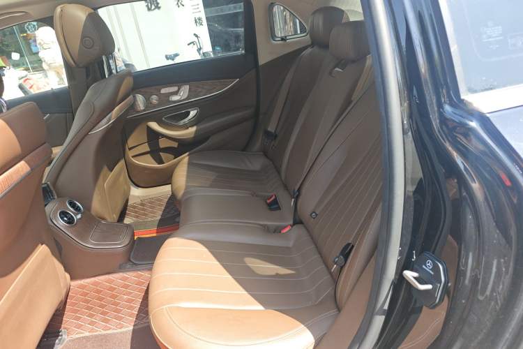 Used Mercedes-Benz E-Class 2022 Second Facelift E 300 L Luxury Edition
