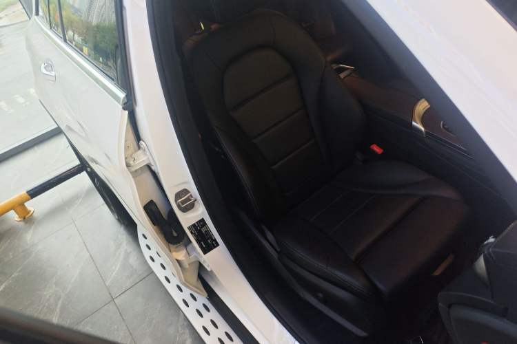 Used Mercedes-Benz GLC 2020 Facelift GLC 300 L 4MATIC Dynamic Edition Right Front Seat