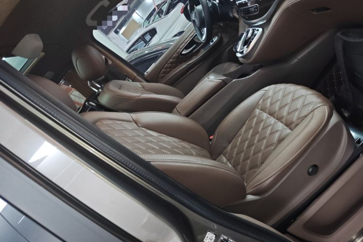 Used Mercedes-Benz V-Class 2017 V 260 Avantgarde Edition Right Front Seat