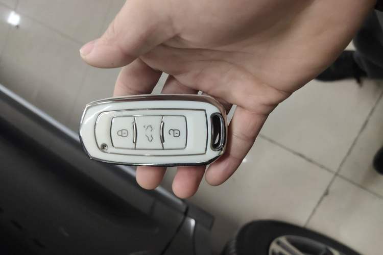 Used Geely Auto Emgrand X7 Sport 2022 1.8TD DCT Zhiya Trim
