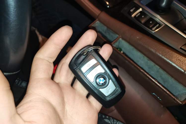 Used BMW 5 Series 2017 528Li Leading Model
