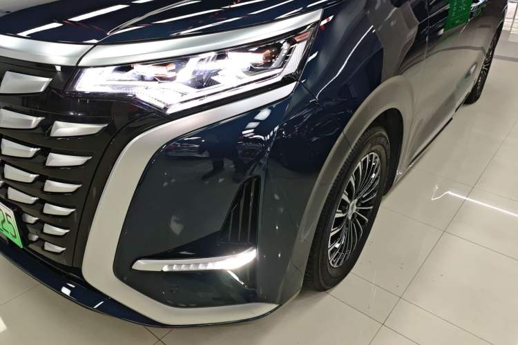 Used Denza D9 2022 DM-i 970 Four-Wheel Drive Prestige Model