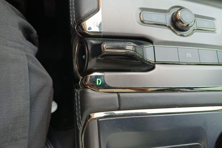 Used Nio EC6 2020 605 km Sport Edition Gear Lever