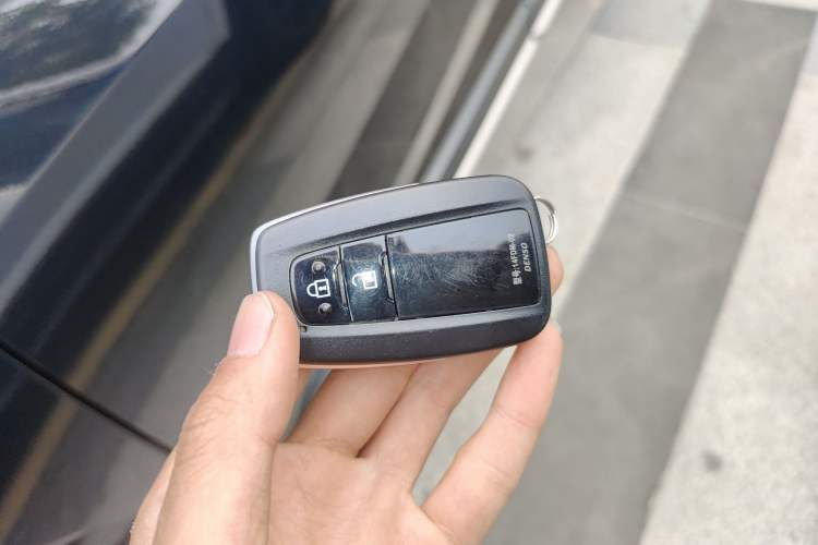 Used Toyota Wildlander 2021 2.0L CVT 4x4 Luxury Edition Vehicle Key