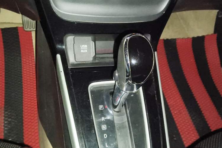 Used Nissan Sylphy 2016 1.6 XL CVT Luxury Edition Gear Lever