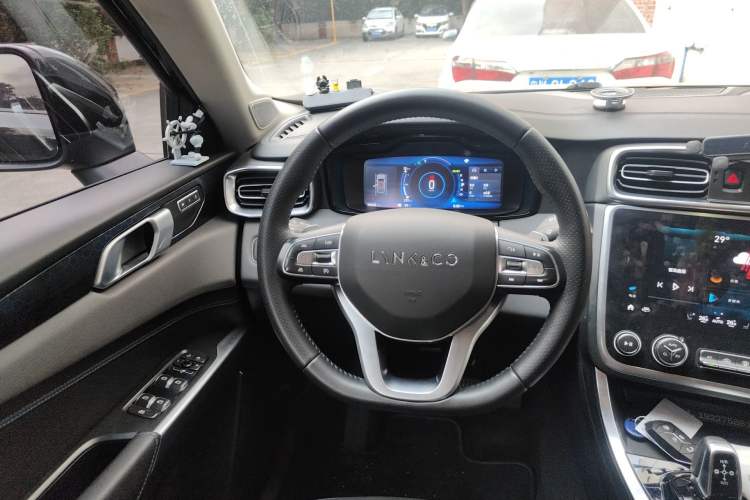 Used Lynk & Co 01 EM-P 2018 1.5T PHEV JingPro National Emission Standard V Steering Wheel
