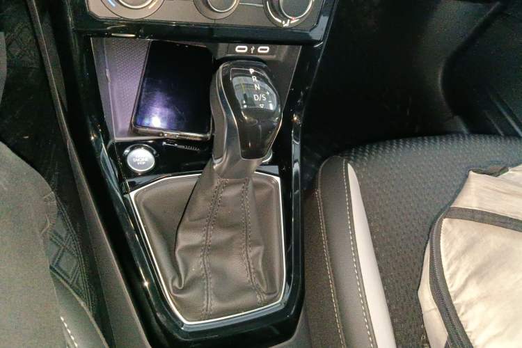 Used Volkswagen Tacqua 2021 1.5L Automatic Yue Zhi Lian Edition Gear Lever