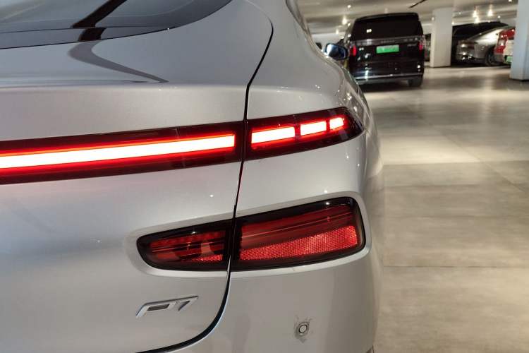 Used XPeng P7 2023 P7i 702 Pro Exterior 2