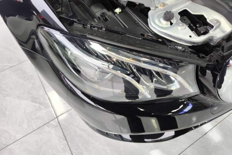 Used Mercedes-Benz E-Class 2020 Restyled E 300 L Sporty and Stylish Edition Right Front Headlight