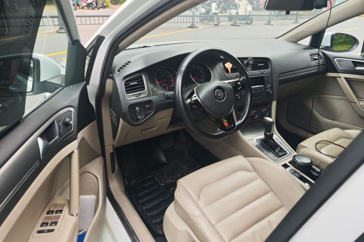 Used Volkswagen Golf 2014 1.6L Automatic Comfort Model