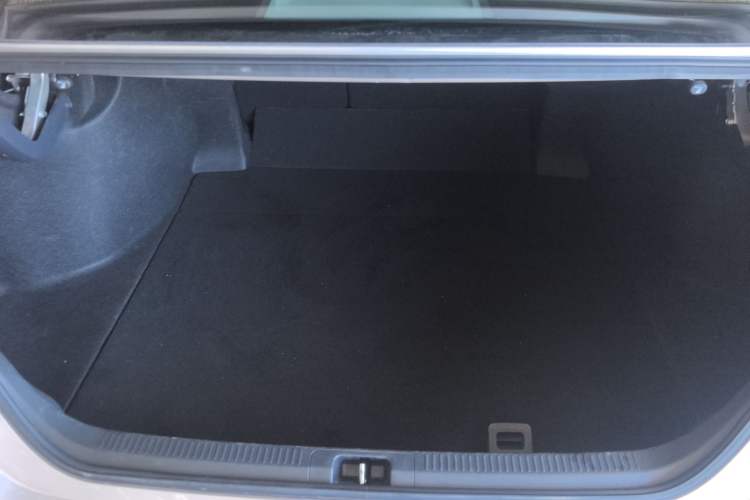 Used Toyota Camry 2019 Revised Version 2.0G Luxury Edition
