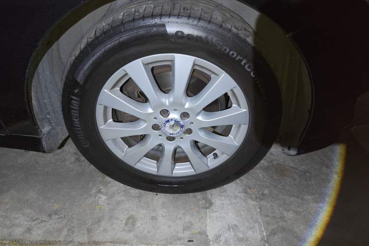 Used Mercedes-Benz R-Class 2014 R 320 4MATIC Business Model Right Front Wheel Hub