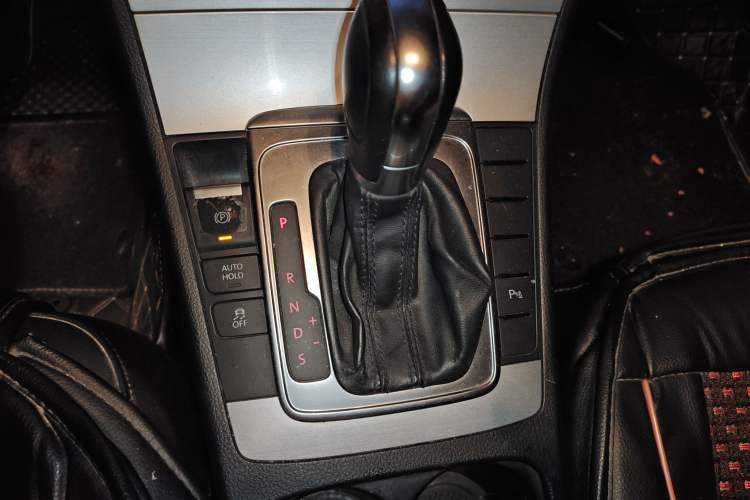 Used Volkswagen Magotan 2013 1.8TSI Luxury Model