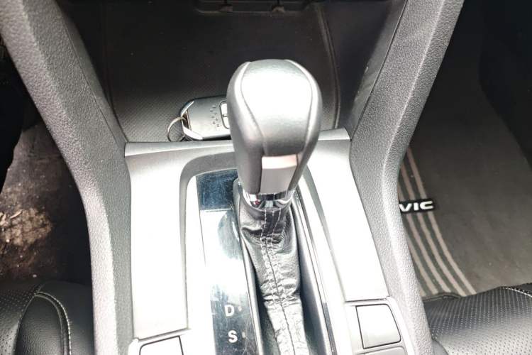 Used Honda Civic 2016 220TURBO CVT Luxury Edition