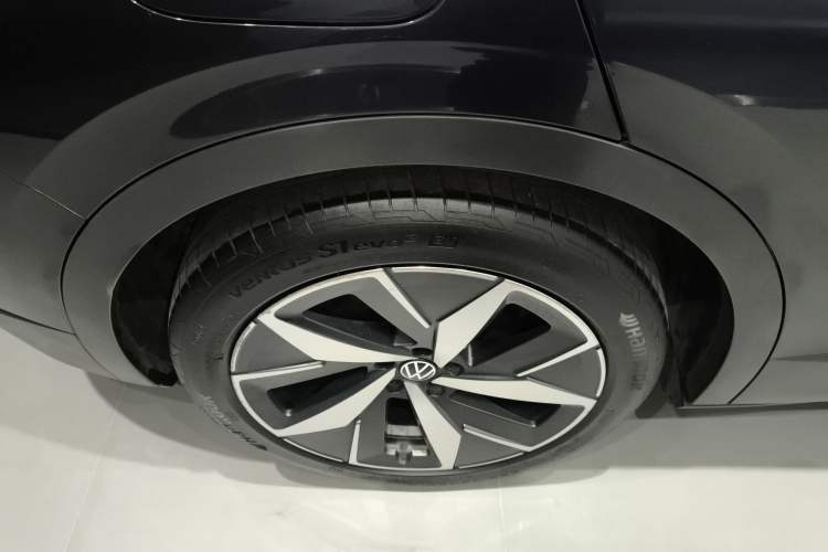 Used Volkswagen ID.4 CROZZ 2021 Long-Range Lite PRO Two-Wheel Drive Version
