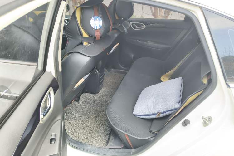 Used Nissan Sylphy 2019 1.6XV CVT Smart Connect Luxury Edition China VI Standard Left Rear Seat