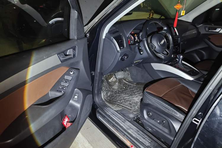 Used Audi Q5 2017 Plus 40 TFSI Ambition Model