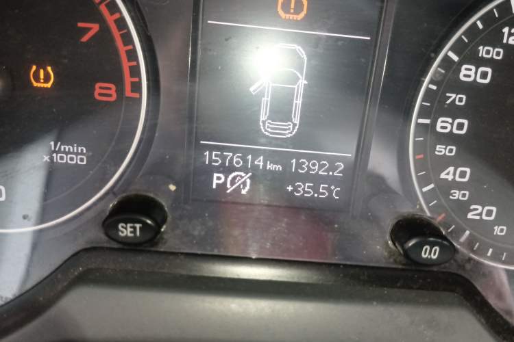 Used Audi Q5 2013 40 TFSI Technology Edition Odometer Close Up