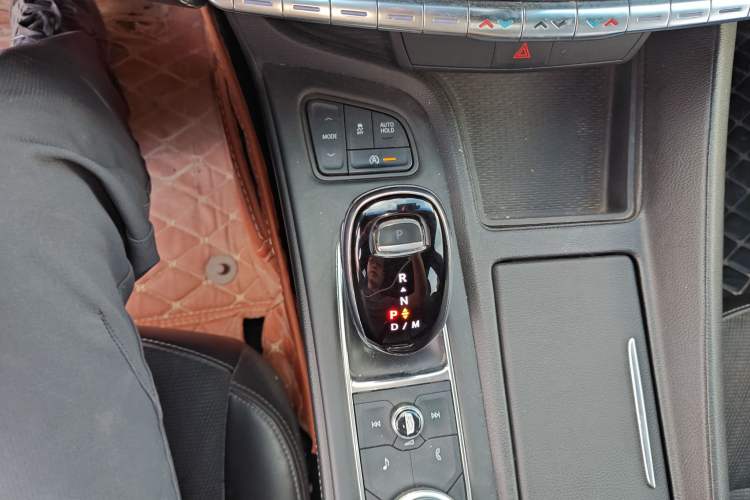 Used Cadillac CT5 2021 28T Fashion Edition Gear Lever