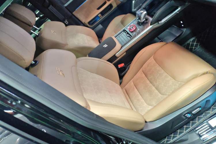 Used JETOUR Traveler 2024 2.0T All-Wheel-Drive Silver Dragon Wings