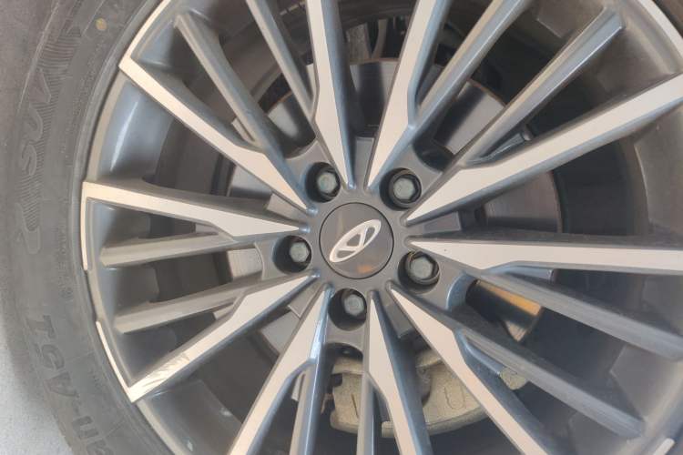 Used Chery Tiggo 8 PRO 2022 290T Two-Wheel Drive Sky Dome Edition 5 Seats Right Front Wheel Hub