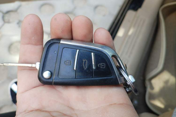 Used Buick Excelle 2013 1.5L Manual Classic Model