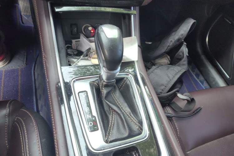 Used CHANGAN Eado 2018 1.6L GDI Automatic LingShang Model Gear Lever