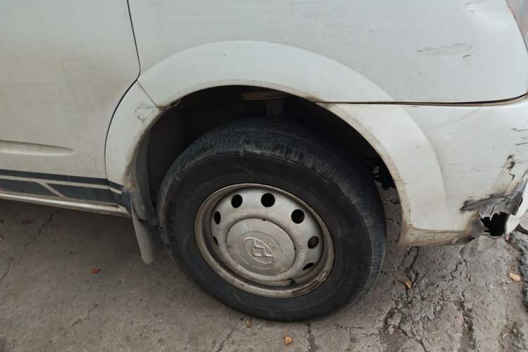 Used SAIC MAXUS Xintu V80 2018 2.5T AMT Aoyuntong Short Wheelbase Mid-Roof 5-6 Seater
