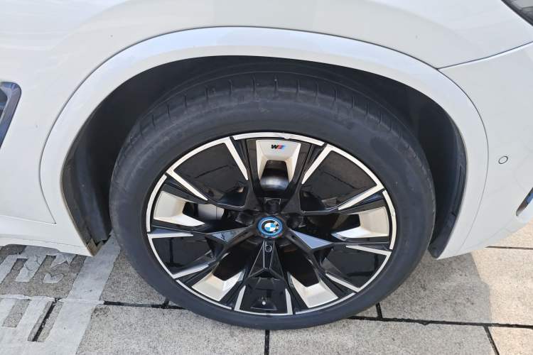 Used BMW iX3 2022 Leading Type Right Front Wheel Hub