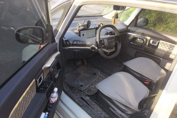 Used Baojun KiWi EV 2021 Artist Model Ternary Lithium Driver Seat