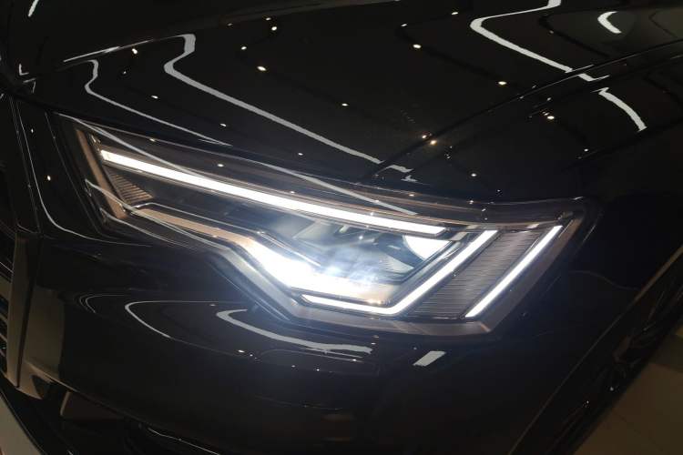 Used Audi A6L 2025 Revised 40 TFSI Luxury Dynamic Edition Left Front Headlight