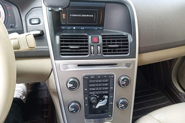 Used Volvo XC60 2011 2.0T Comfort Edition

