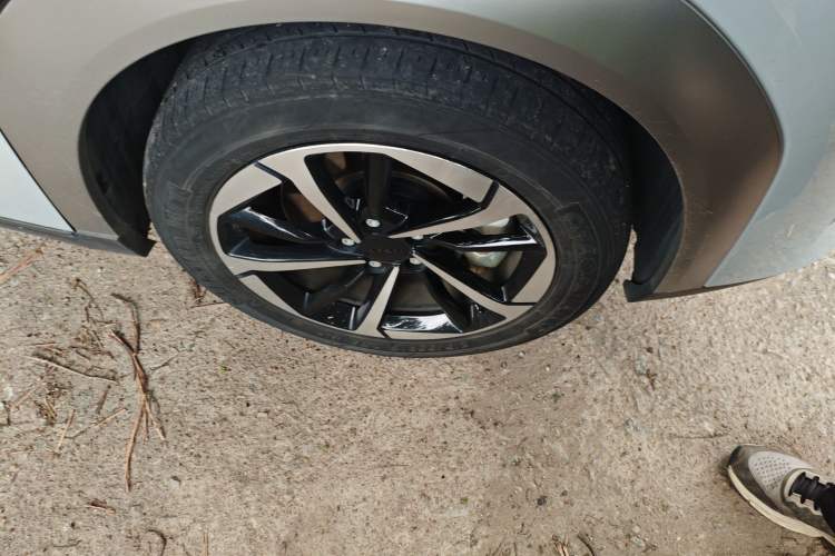 Used AION Y 2023 Younger Star Edition Right Front Wheel Hub