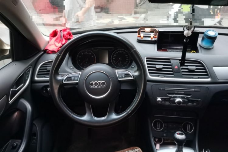 Used Audi Q3 2018 30th Anniversary Edition 30 TFSI Fashion Model Steering Wheel